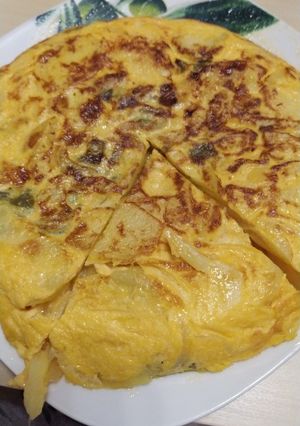 Una foto de Tortilla de patata y pimiento