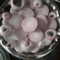A picture of Onion salad.