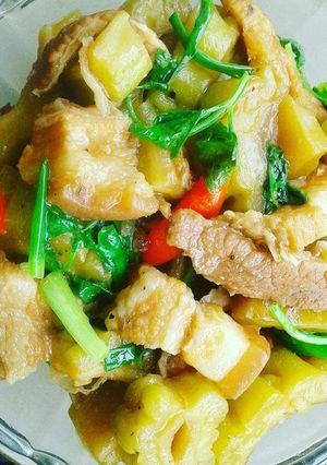 Hình của món Ba rọi kho khổ qua.