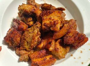 Hình của món Ba rọi chiên xả ớt.