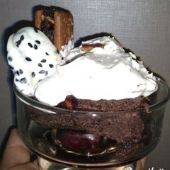 A picture of Dates Sundae.