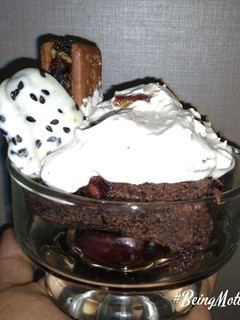 A picture of Dates Sundae.
