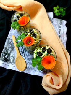 عکسی از دستور سالاد کلم و گشنیز solmaz
