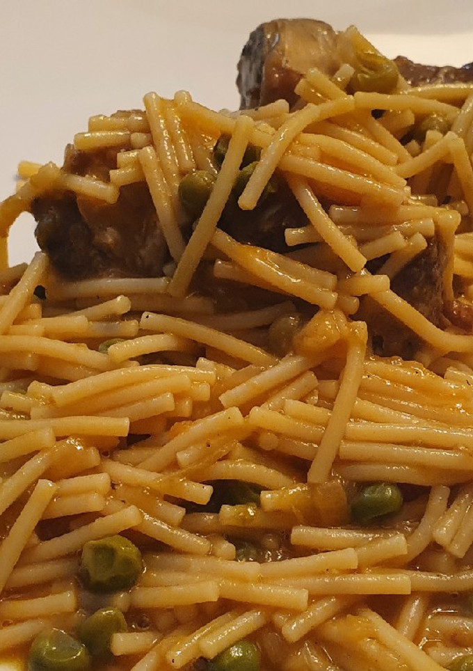 Una foto de Fideos con costilla