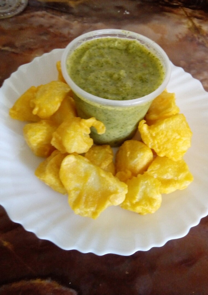 A picture of Viazi karai with mango chutney #theme challenge#.