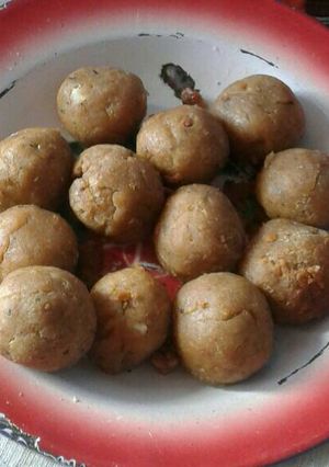 Una foto de Albóndigas de atún aceite y agua