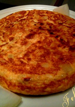 Foto principal de Tortilla de patatas rellena de chorizo