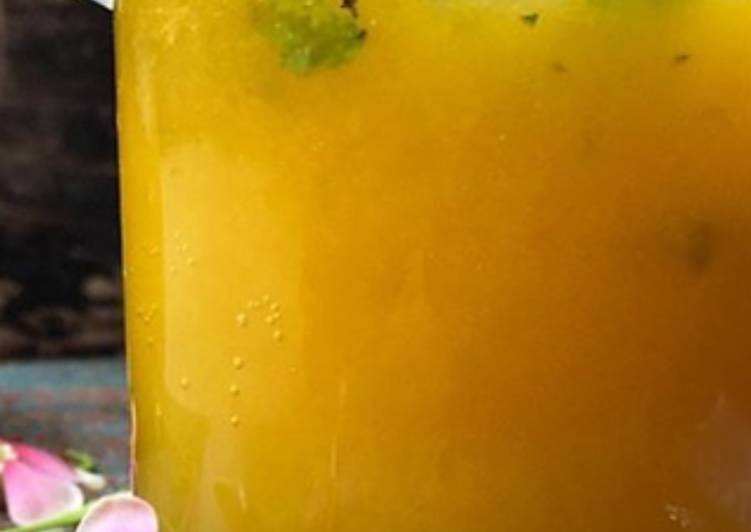 Mango mint mojito