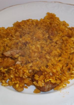 Foto principal de Paella de sepia y atún con caldo concentrado de Santa Pola