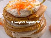 Una foto de pancakes relleno