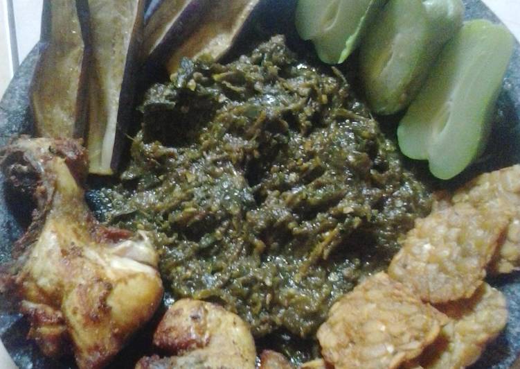 Sambal cabai hijau