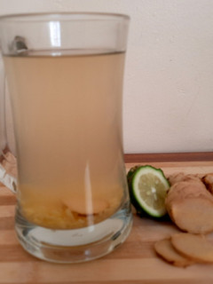 A picture of Fresh ginger water.