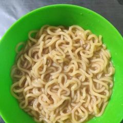 A picture of Noodles.