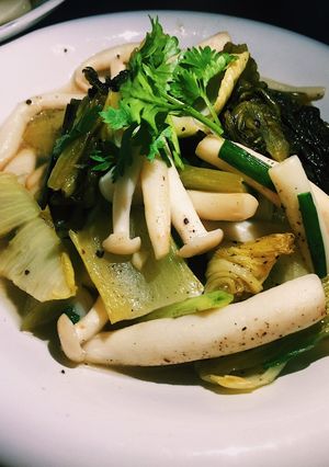 Hình của món Cải chua xào nấm.