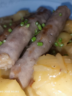 Una foto de Salchichas frescas con vino amontillado