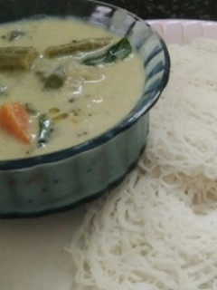தேங்காய்ப்பால் சொதி குருமா (Thenkaaipaal sothi kuruma recipe in tamil) செய்முறை முக்கிய புகைப்படம்