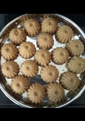 ચુરમાના લાડુ-(churma na ladoo recipe in Gujarati) રેસીપી મુખ્ય ફોટો