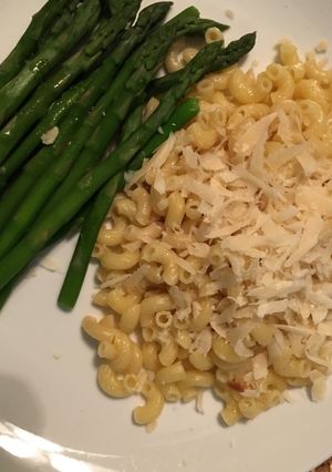 Una foto de Pasta con ajo asado y aceite de oliva