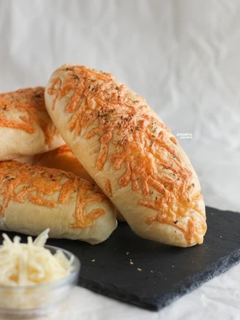 Recipe Cheesy Bread [with Homemade Pizza Dough] the Can Spoil the Tongue Makes you drool