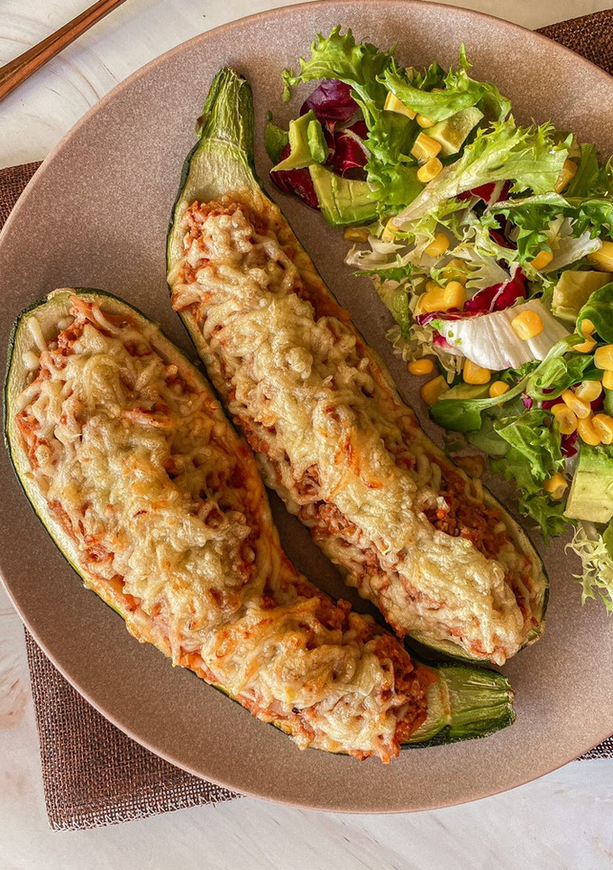 Una foto de Calabacines rellenos de carne picada