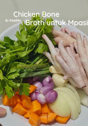 Foto resep [Eps. 56] Chicken Bone Broth (Kaldu Tulang Ayam/Ceker) untuk Mpasi 👶🏻🐥🫕