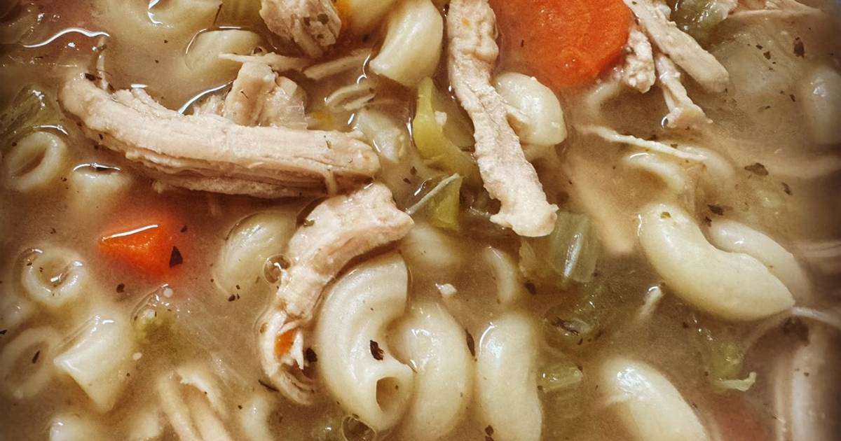 Easy Chicken Noodle Soup: the ultimate home remedy