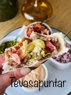 Una foto de ¿Taco ? 🌮 ¿Burger? 🍔¿Sartén ? o ¿cecofry? 🧀 🥬 🧅 🥓 🫕