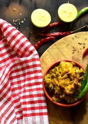 উচ্ছে কাঁটা চচ্চড়ি /কাঁটা চচ্চড়ি (ucche kanta chorchori recipe in Bengali) রেসিপির প্রধান ছবি