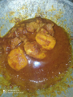 Foto resep Semur kuning telur dan daging ayam