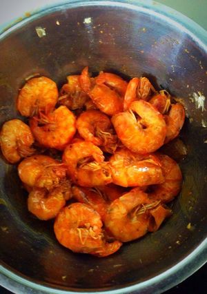 Hình của món Tôm rim nước dừa.