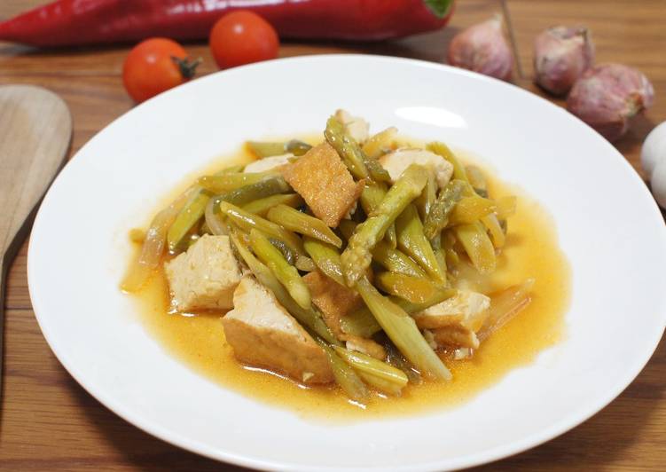 Langkah mengolah Tumis Asparagus Asam Manis nikmat