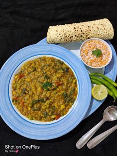 પાલક કોર્ન ખીચડી (Palak Corn Khichdi Recipe in Gujarati) રેસીપી મુખ્ય ફોટો