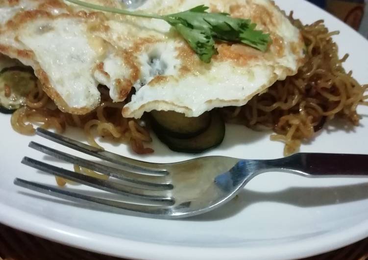 Zucchini noodles with egg# unique noodles recipe