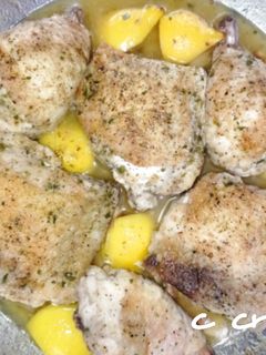 Una foto de Pollo con limón