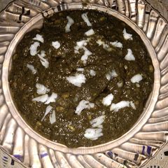 A picture of Daal palak.