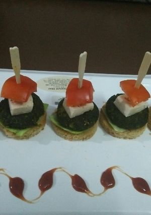 A picture of Spinach dumplings.