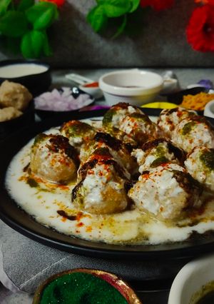 क्लासिक दही बड़े (Clasic dahi vade recipe in hindi) रेसिपी मुख्य फोटो