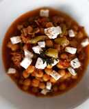 Garbanzos con costillas y pimiento asado con queso Feta