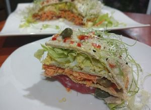 Una foto de Torre de panqueques vegetariana
