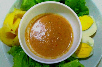 Cara Membuat Rujak Selada Bunda Pasti Bisa