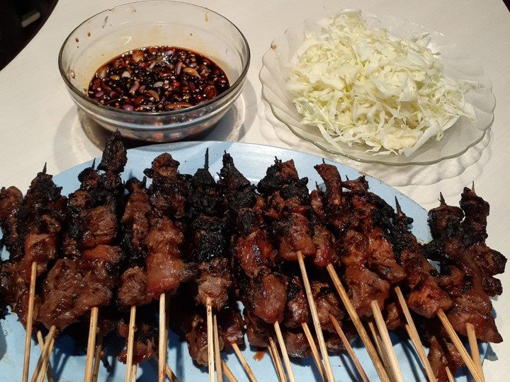 Bagaimana Membuat Sate daging bumbu kecap simpel dan seger Anti Gagal