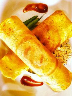 मूंग दाल के चीले (moong dal ke cheele recipe in Hindi) रेसिपी मुख्य फोटो