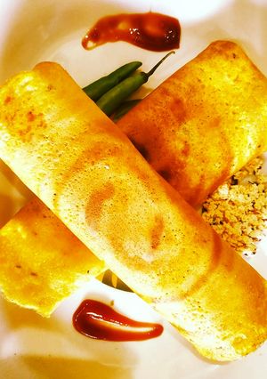 मूंग दाल के चीले (moong dal ke cheele recipe in Hindi) रेसिपी मुख्य फोटो