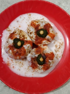 इन्सटेन्ट दही बड़े (Instant dahi bade recipe in hindi) रेसिपी मुख्य फोटो