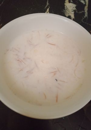 A picture of Sheer khurma.