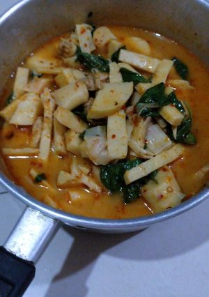 รูปของ แกงเผ็ดไก่กะทิหน่อไม้