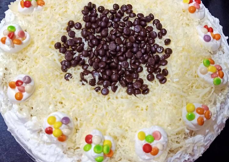 Langkah Mudah untuk Menyiapkan Birthday Cake Teflon (Tape Cake with Cheese Vla) Anti Gagal