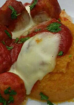 Una foto de Albóndigas de pollo con puré de anco