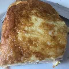 A picture of Sándwich montecristo.