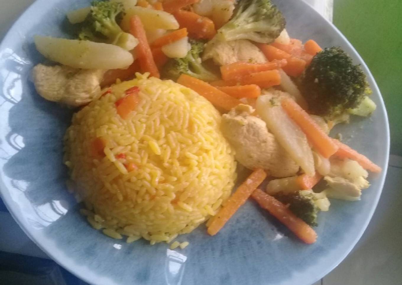 POLLO CON VERDURAS A LA MANTEQUILLA, AJO Y LIMÓN